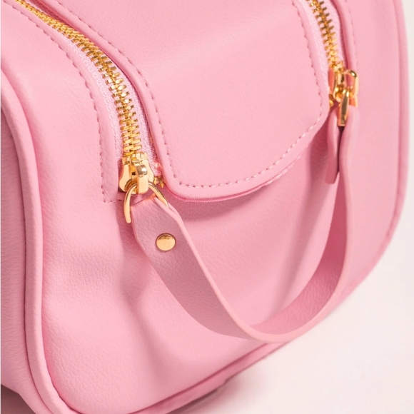TRULY BARBIE COLLECTION SIGNATURE VANITY CASE MADE WITH 100% VEGAN LEATHER. - Picture 4 of 6
